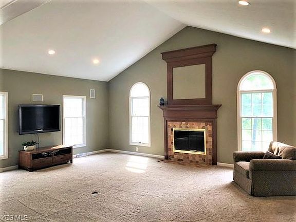5th image of 2275 Thoroughbred Dr