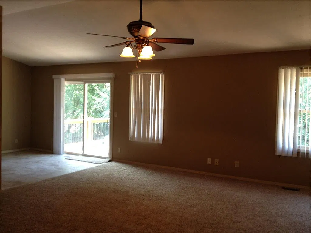4 bed, 1800 sqft, $1,795 — Photo 3