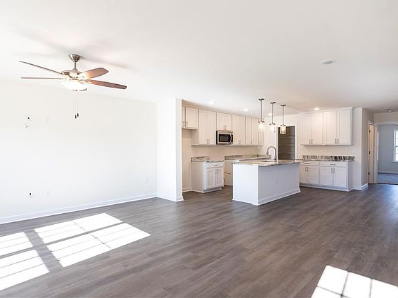 5th image of 106 Bicameral Ln