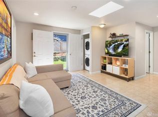 15605 SE 1st St, Bellevue, WA 98008