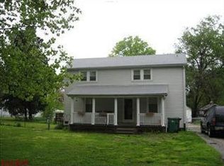 9745 Diamond Dr, Saint Louis, MO 63137