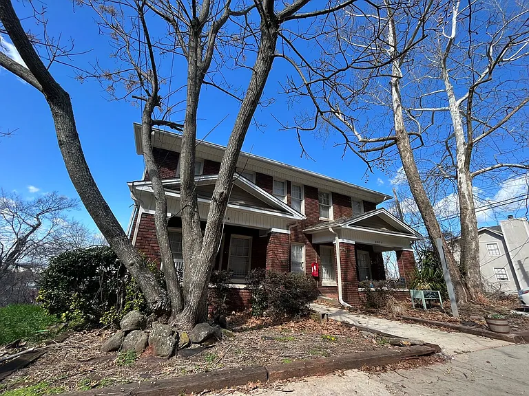 The Holly House 2 — Photo 1