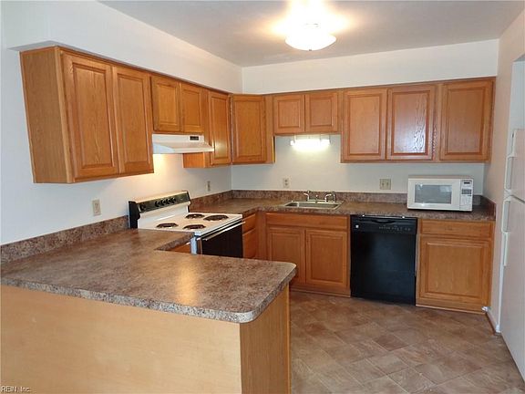 4th image of 4622 Coronet Ave