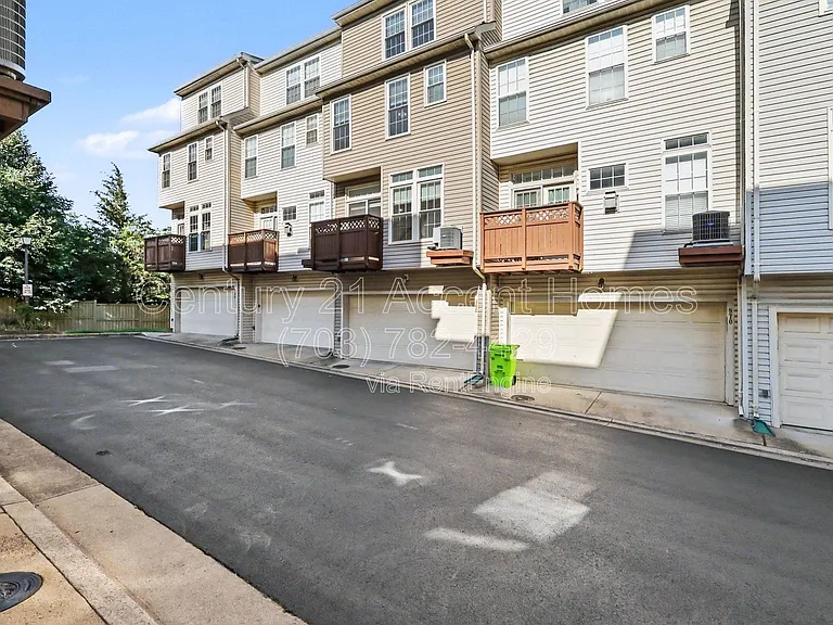 968 Harrison Cir — Photo 34