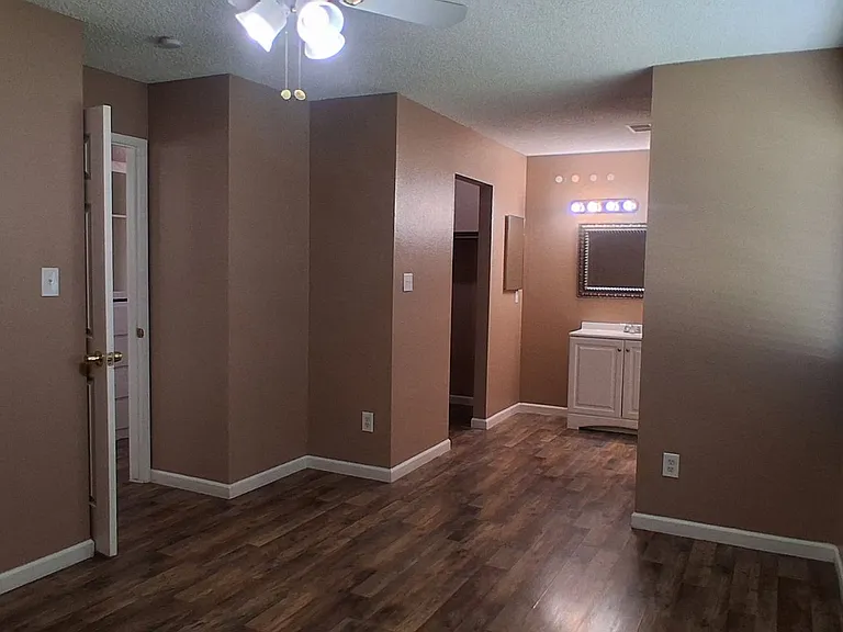 3013 Freedom Ln — Photo 8