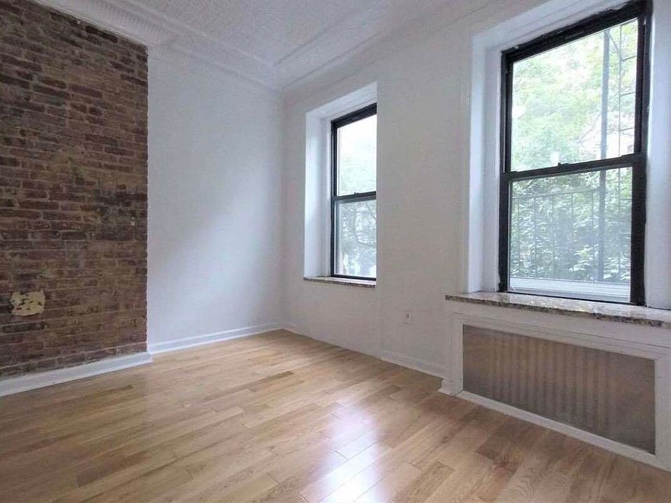 1st image of 318 E 69th St