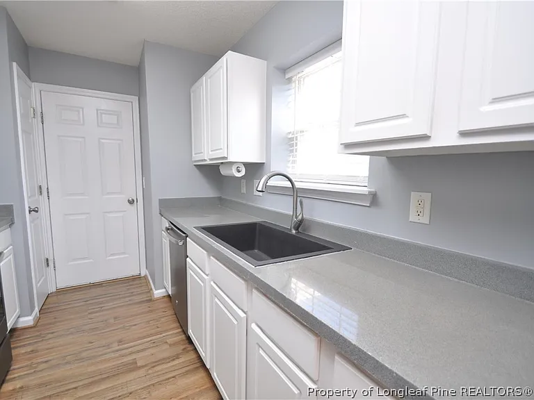 202 Thorncrest Dr — Photo 9