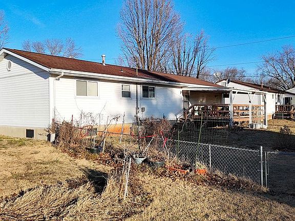 4th image of 202 Meadowbrook Dr