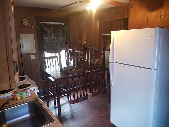 2nd image of 30 S Governors Ave APT D