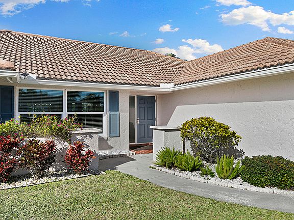 2nd image of 158 W Flamingo Cir
