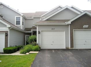 1617 Woodhaven Ct, Mundelein, IL 60060