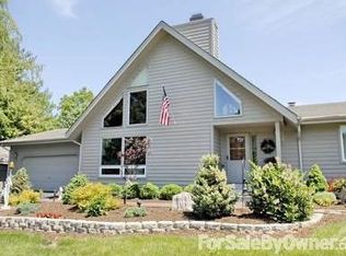 6N291 Woodland Rd, Campton Hills, IL 60175