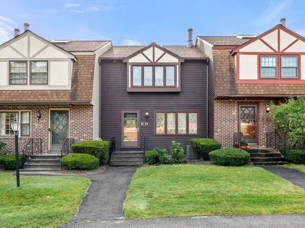 9 Scotty Hollow Dr #E9, Chelmsford, MA 01824