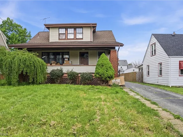 83 Como St, Struthers, OH 44471