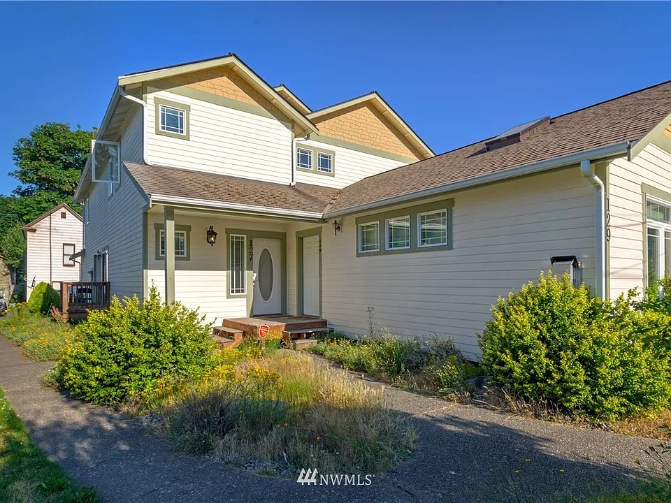 129 N Rainier Ave #1