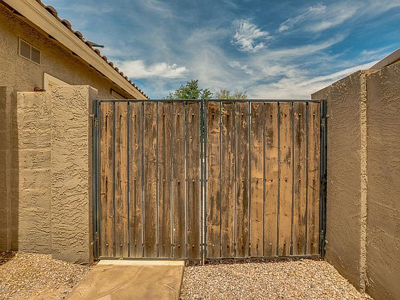 4th image of 2118 E Glacier Pl