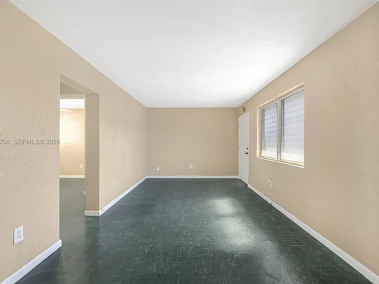 126 SW 18th Ave #11 — Photo 8