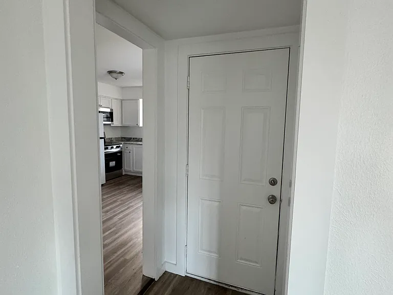 108 E Kirby St — Photo 6