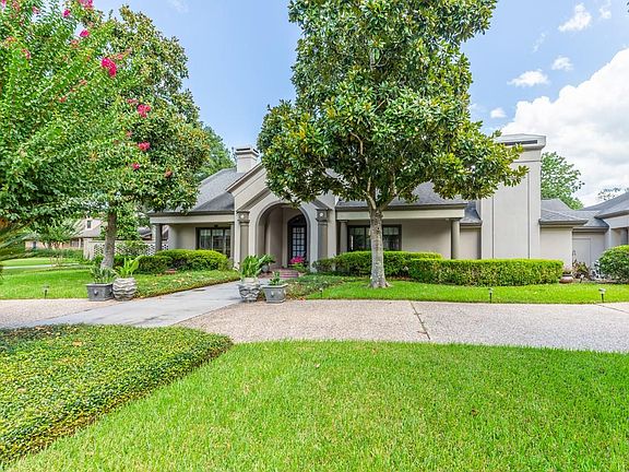 3rd image of 12 Bayou Bend Pl