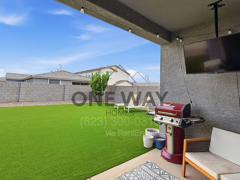 11253 E Ulysses Ave — Photo 27
