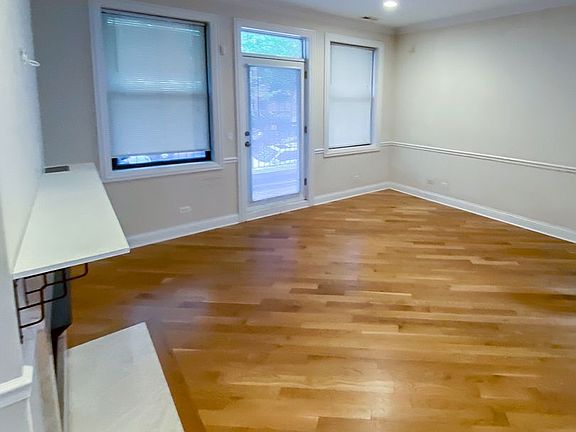 5th image of 3235 N Kenmore Ave #1C