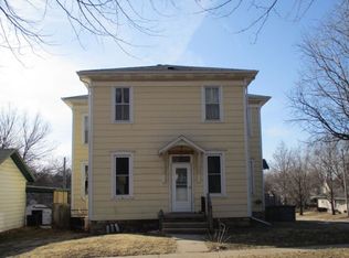 1723 McLean St, Falls City, NE 68355