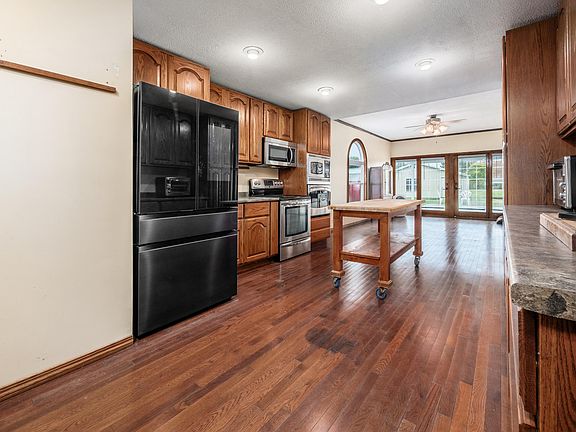 4th image of 217 N Vernon Ave
