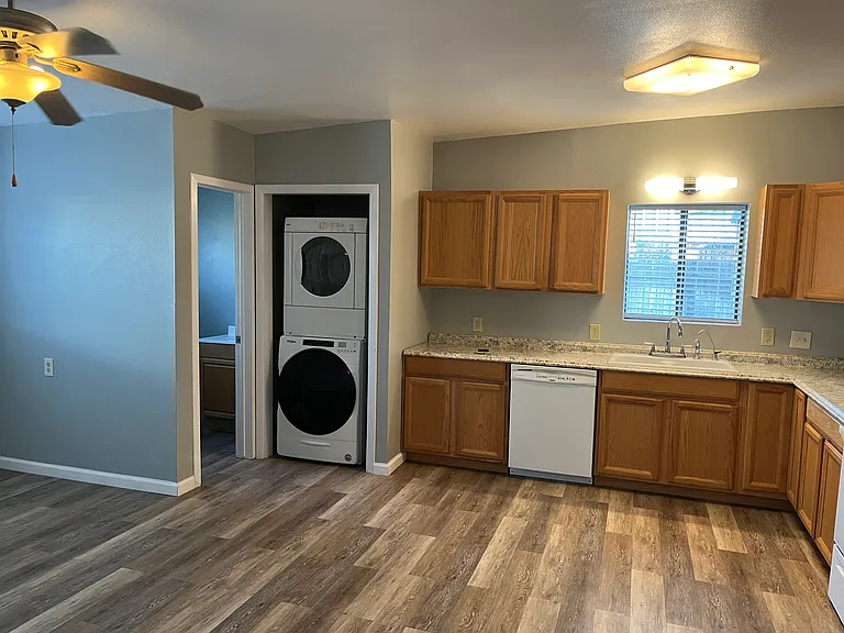 708 S 17th St — Photo 3
