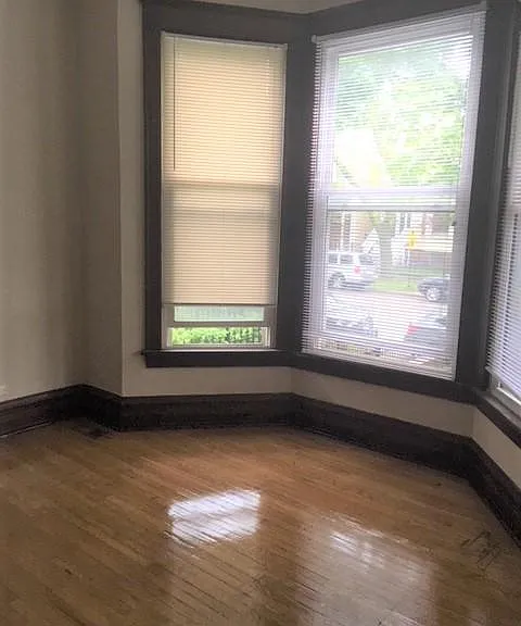 1116 W Wellington Ave #1 — Photo 16