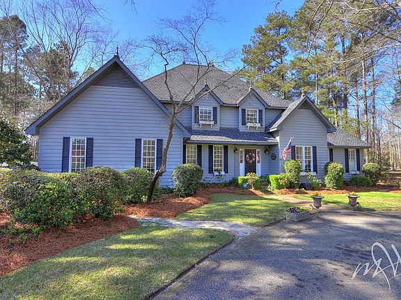 Circular Driveway leading to this country estate
