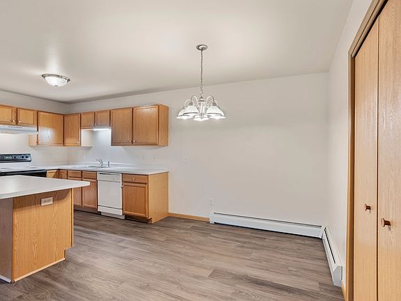 3rd image of 110 William Ct APT 5