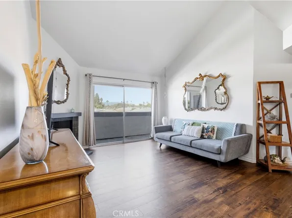 20253 Keswick St APT 326, Winnetka, CA 91306