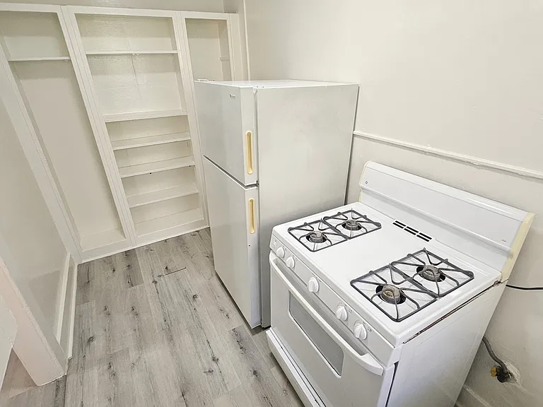 815 S Lake St #205 — Photo 3