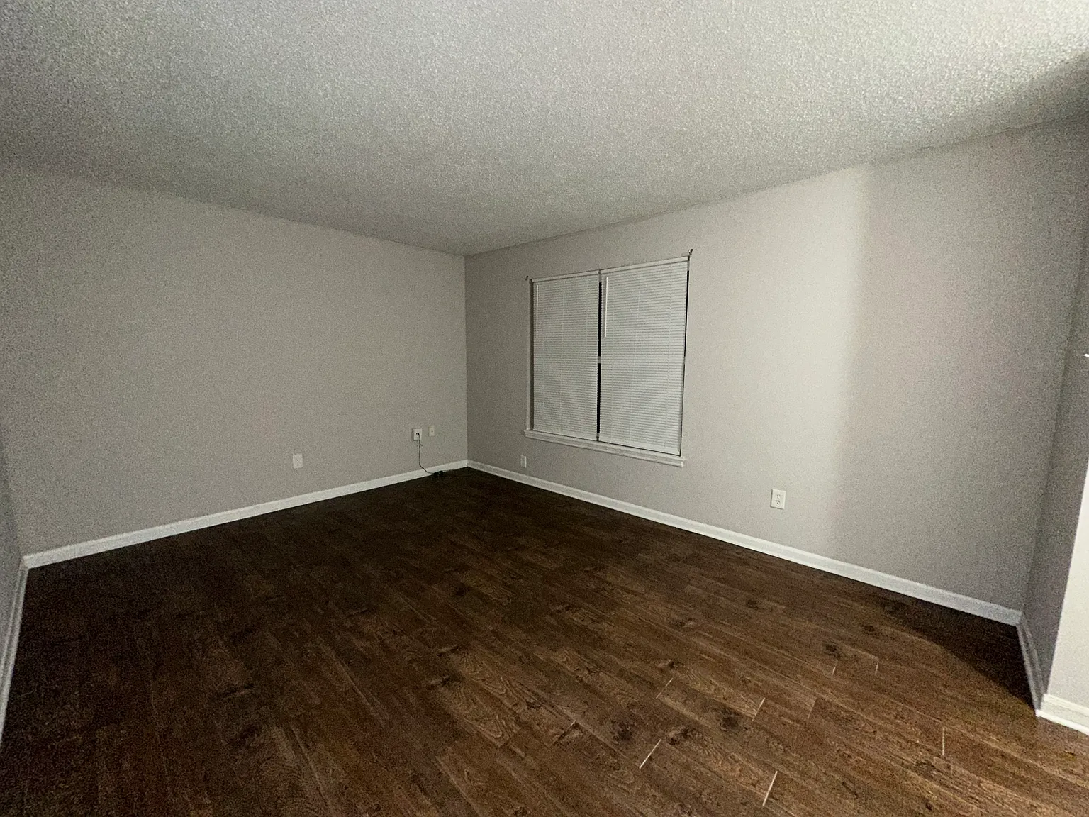 3 bed, 1350 sqft, $1,095 — Photo 2