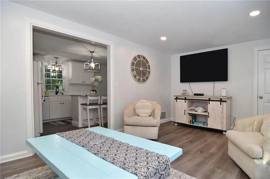 2 bed, $2,650 — Photo 3