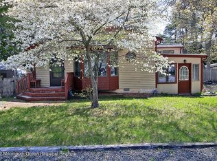 17 Poplar St, Waretown, NJ 08758