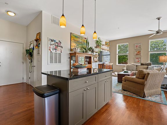 5th image of 506 N Mangum St APT 208