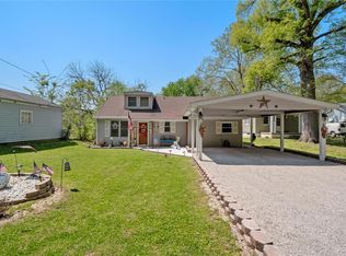 815 Catawba Ave, Belleville, IL 62226