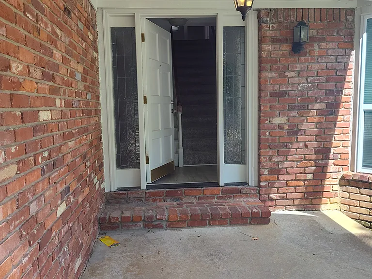 7817 S College Ave — Photo 2