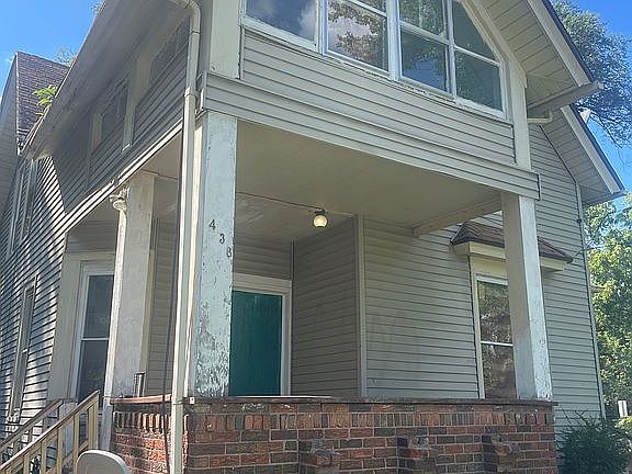 2nd image of 438 N Avon St