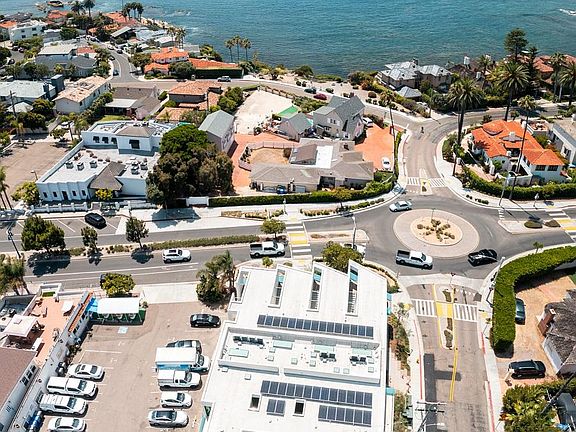 3rd image of 403 Camino De La Costa