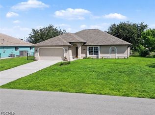 225 SW 26th Pl, Cape Coral, FL 33991
