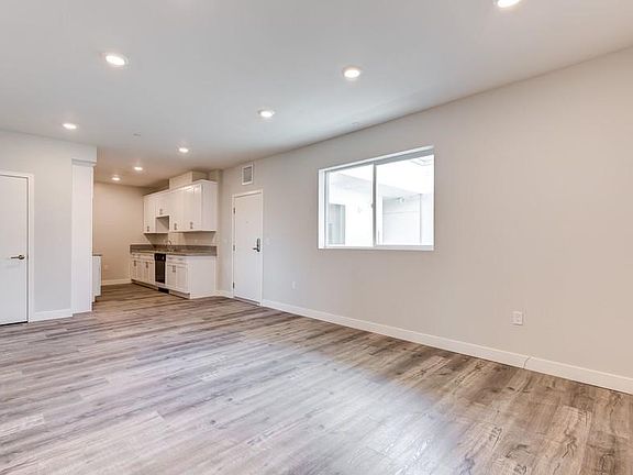 5th image of 15230 Parthenia St #201