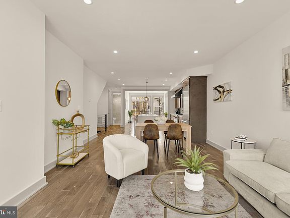 3rd image of 641 M St NE #1