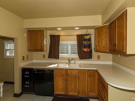 3912 South Logan Street-large-007-13-Kitchen-1498x1000-72dpi