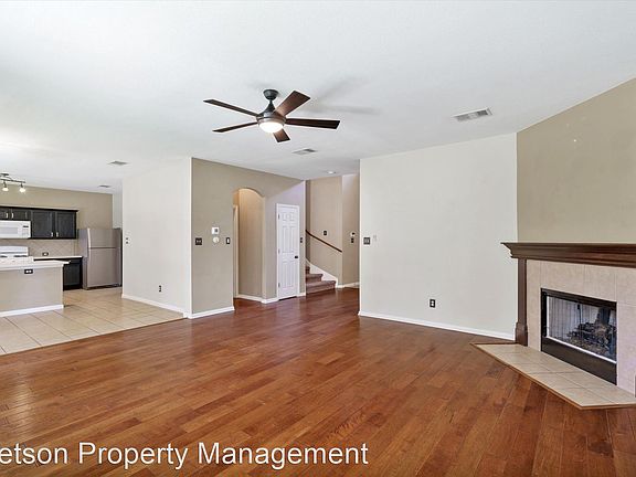 4th image of 1004 Heritage Park Dr