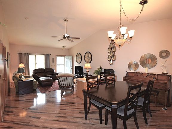 4th image of 1094 Chovan Dr #1094