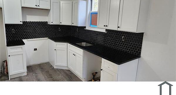1st image of 567 Cary Ave #2-A