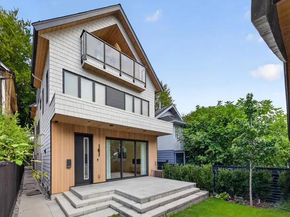 58 E 40th Ave #2, Vancouver, BC V5W 1L4