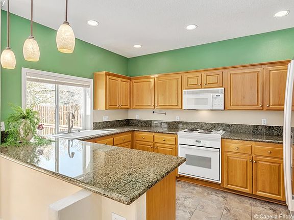 5th image of 1569 NE Glen Ellen Dr